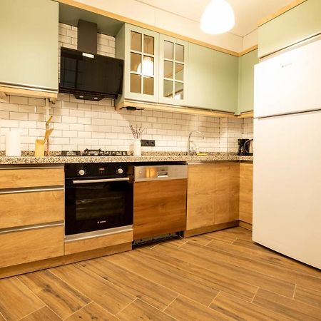 Апартаменты Spacious And Comfy 2Br In The Heart Of Cihangir Стамбул Экстерьер фото