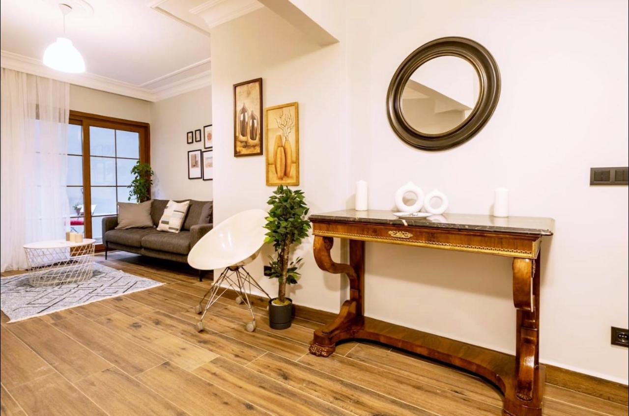 Апартаменты Spacious And Comfy 2Br In The Heart Of Cihangir Стамбул Экстерьер фото