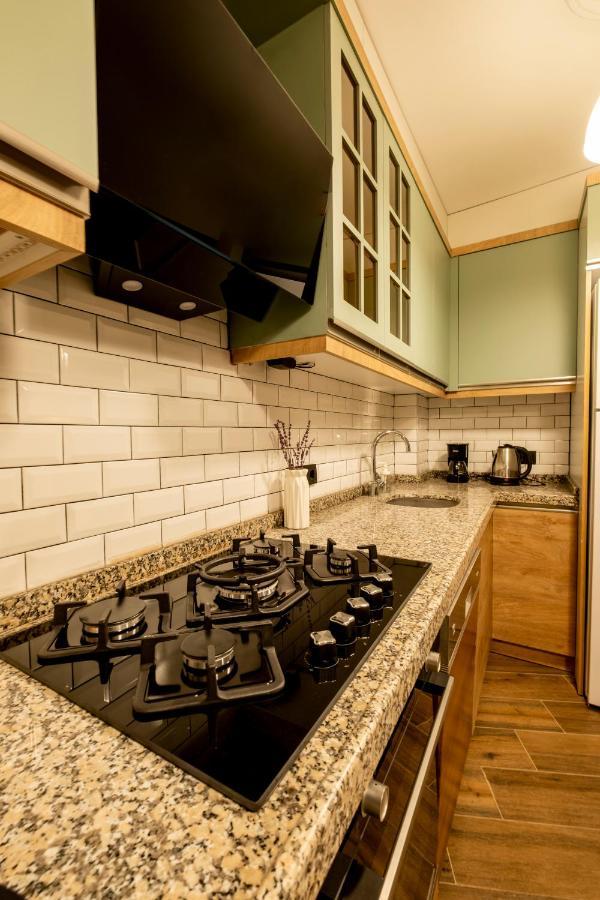 Апартаменты Spacious And Comfy 2Br In The Heart Of Cihangir Стамбул Экстерьер фото